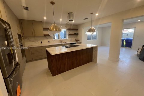 Villa ou maison à vendre à Miami, Floride: 4 chambres, 183.57 m2 № 2059935 - photo 15