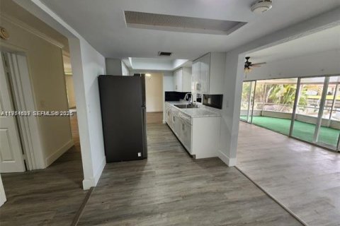 Снять в аренду виллу или дом в Тамарак, Флорида 3 спальни, 185.71м2, № 2036044 - фото 6