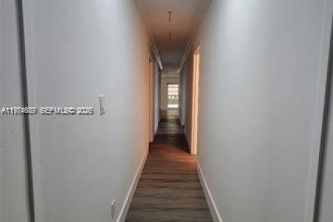 Снять в аренду виллу или дом в Тамарак, Флорида 3 спальни, 185.71м2, № 2036044 - фото 16