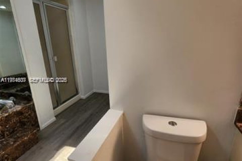 Снять в аренду виллу или дом в Тамарак, Флорида 3 спальни, 185.71м2, № 2036044 - фото 22