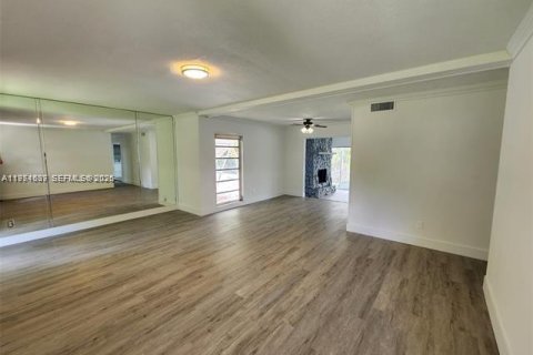 Снять в аренду виллу или дом в Тамарак, Флорида 3 спальни, 185.71м2, № 2036044 - фото 14