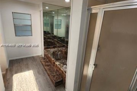 Снять в аренду виллу или дом в Тамарак, Флорида 3 спальни, 185.71м2, № 2036044 - фото 23