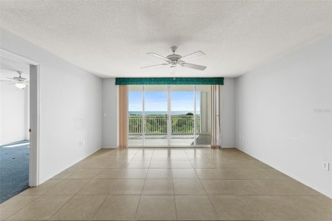 Condo in Cocoa Beach, Florida, 2 bedrooms  № 2379571 - photo 25