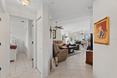 Condo in North Port, Florida, 2 bedrooms  № 2304440 - photo 7
