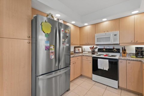 Condo in North Port, Florida, 2 bedrooms  № 2304440 - photo 14