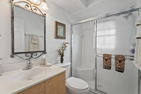 Condo in North Port, Florida, 2 bedrooms  № 2304440 - photo 24