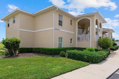 Condo in North Port, Florida, 2 bedrooms  № 2304440 - photo 2