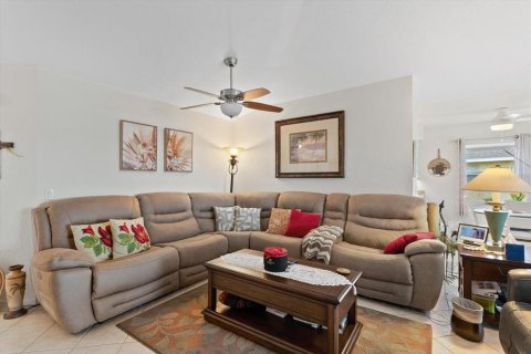 Condo in North Port, Florida, 2 bedrooms  № 2304440 - photo 9