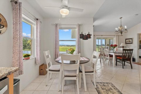Condo in North Port, Florida, 2 bedrooms  № 2304440 - photo 18