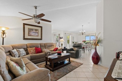 Condo in North Port, Florida, 2 bedrooms  № 2304440 - photo 8