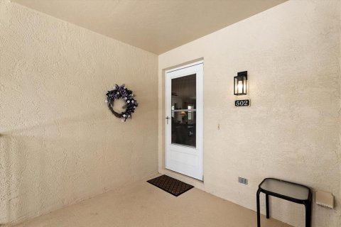 Condo in North Port, Florida, 2 bedrooms  № 2304440 - photo 5