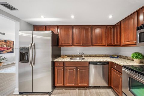 Condominio en venta en North Miami, Florida, 4 dormitorios, 254.74 m2 № 1863335 - foto 9
