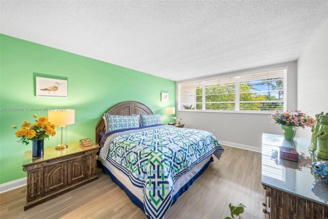 Condominio en venta en North Miami, Florida, 4 dormitorios, 254.74 m2 № 1863335 - foto 14