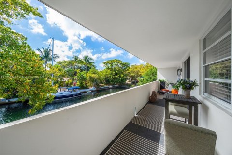 Condominio en venta en North Miami, Florida, 4 dormitorios, 254.74 m2 № 1863335 - foto 5