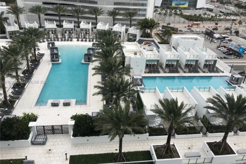 Condo in Miami, Florida  № 2171725 - photo 9