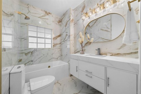 Villa ou maison à vendre à Coral Gables, Floride: 5 chambres, 397.06 m2 № 2417725 - photo 15