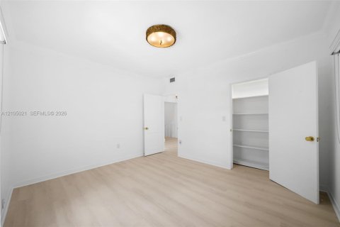 Villa ou maison à vendre à Coral Gables, Floride: 5 chambres, 397.06 m2 № 2417725 - photo 18