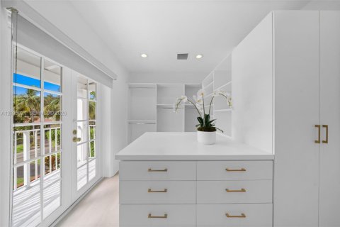 Villa ou maison à vendre à Coral Gables, Floride: 5 chambres, 397.06 m2 № 2417725 - photo 11
