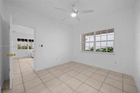 Villa ou maison à vendre à Coral Gables, Floride: 5 chambres, 397.06 m2 № 2417725 - photo 24
