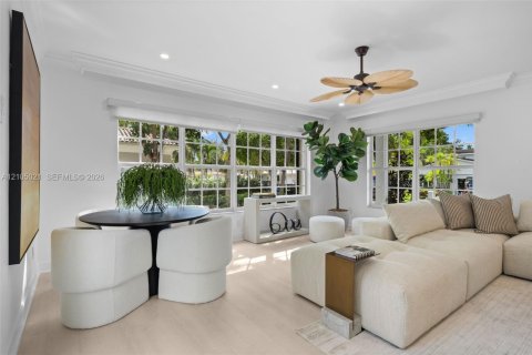 Villa ou maison à vendre à Coral Gables, Floride: 5 chambres, 397.06 m2 № 2417725 - photo 3