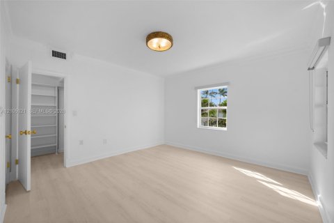 Villa ou maison à vendre à Coral Gables, Floride: 5 chambres, 397.06 m2 № 2417725 - photo 14