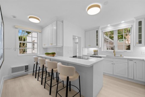 Villa ou maison à vendre à Coral Gables, Floride: 5 chambres, 397.06 m2 № 2417725 - photo 7