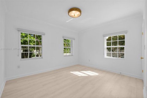 Villa ou maison à vendre à Coral Gables, Floride: 5 chambres, 397.06 m2 № 2417725 - photo 16