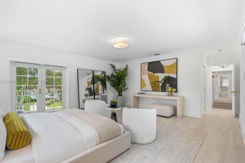 Villa ou maison à vendre à Coral Gables, Floride: 5 chambres, 397.06 m2 № 2417725 - photo 9