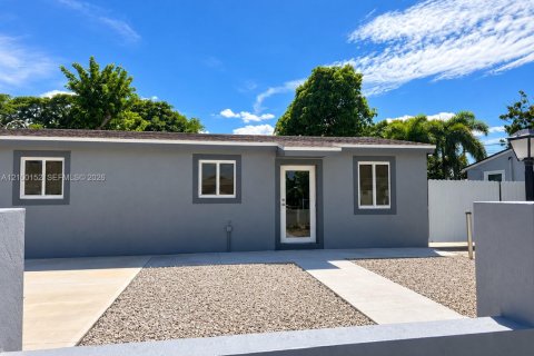 Villa ou maison à Florida City, Floride 3 chambres, 77.67 m2 № 2402036