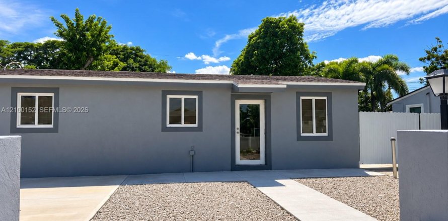 Villa ou maison à Florida City, Floride 3 chambres, 77.67 m2 № 2402036