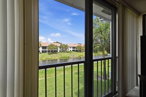 Condo in Boynton Beach, Florida, 2 bedrooms  № 2086506 - photo 19