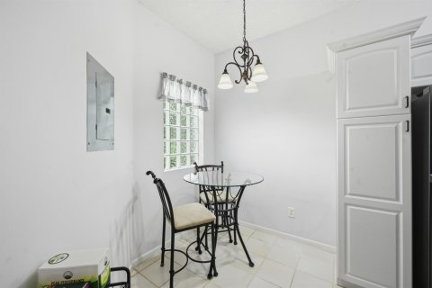 Condo in Boynton Beach, Florida, 2 bedrooms  № 2086506 - photo 4