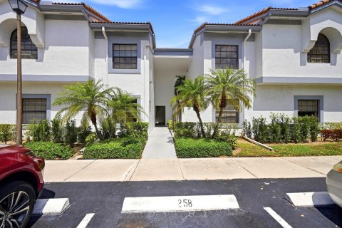Condo in Boynton Beach, Florida, 2 bedrooms  № 2086506 - photo 1