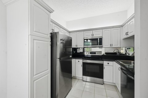 Condo in Boynton Beach, Florida, 2 bedrooms  № 2086506 - photo 3