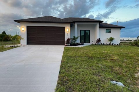 Casa en Lehigh Acres, Florida 3 dormitorios № 2020975
