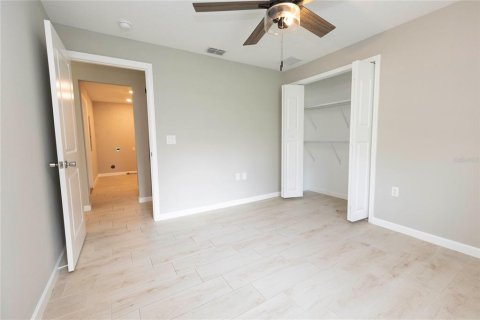 Casa en venta en Lake Panasoffkee, Florida, 3 dormitorios, 103.59 m2 № 1900439 - foto 12