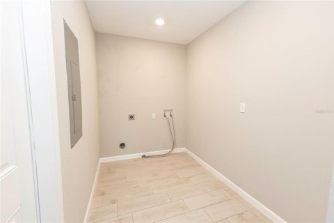 Casa en venta en Lake Panasoffkee, Florida, 3 dormitorios, 103.59 m2 № 1900439 - foto 8