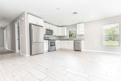 Casa en venta en Lake Panasoffkee, Florida, 3 dormitorios, 103.59 m2 № 1900439 - foto 6