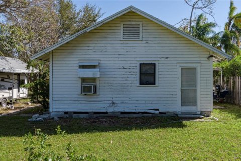 House in Sarasota, Florida 5 bedrooms, 219.06 sq.m. № 1421030 - photo 27