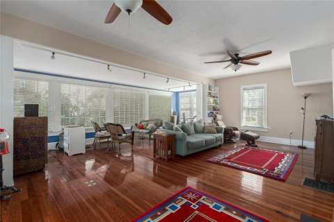 House in Sarasota, Florida 5 bedrooms, 219.06 sq.m. № 1421030 - photo 7