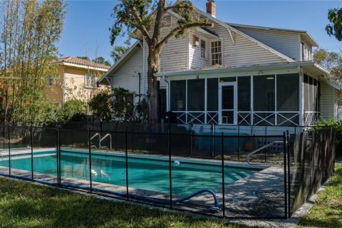 House in Sarasota, Florida 5 bedrooms, 219.06 sq.m. № 1421030 - photo 26