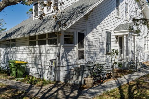 House in Sarasota, Florida 5 bedrooms, 219.06 sq.m. № 1421030 - photo 1