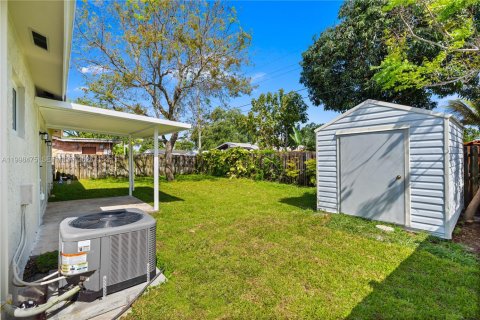 Casa en venta en Hollywood, Florida, 3 dormitorios, 111.3 m2 № 2065262 - foto 29