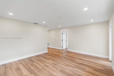 Casa en venta en Hollywood, Florida, 3 dormitorios, 111.3 m2 № 2065262 - foto 9