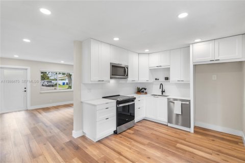 Casa en venta en Hollywood, Florida, 3 dormitorios, 111.3 m2 № 2065262 - foto 3