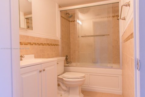 Copropriété à louer à Hialeah, Floride: 2 chambres, 93.27 m2 № 1874338 - photo 13