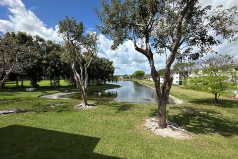 Condominio en Delray Beach, Florida, 2 dormitorios  № 2173726