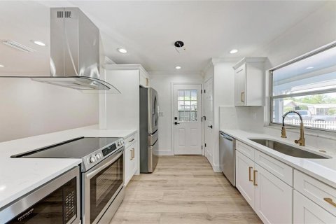 Villa ou maison à louer à Sarasota, Floride: 3 chambres, 122.63 m2 № 1918983 - photo 5