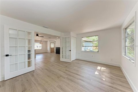 Villa ou maison à louer à Sarasota, Floride: 3 chambres, 122.63 m2 № 1918983 - photo 13