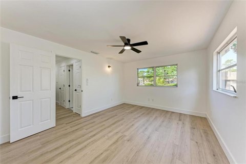 Villa ou maison à louer à Sarasota, Floride: 3 chambres, 122.63 m2 № 1918983 - photo 24